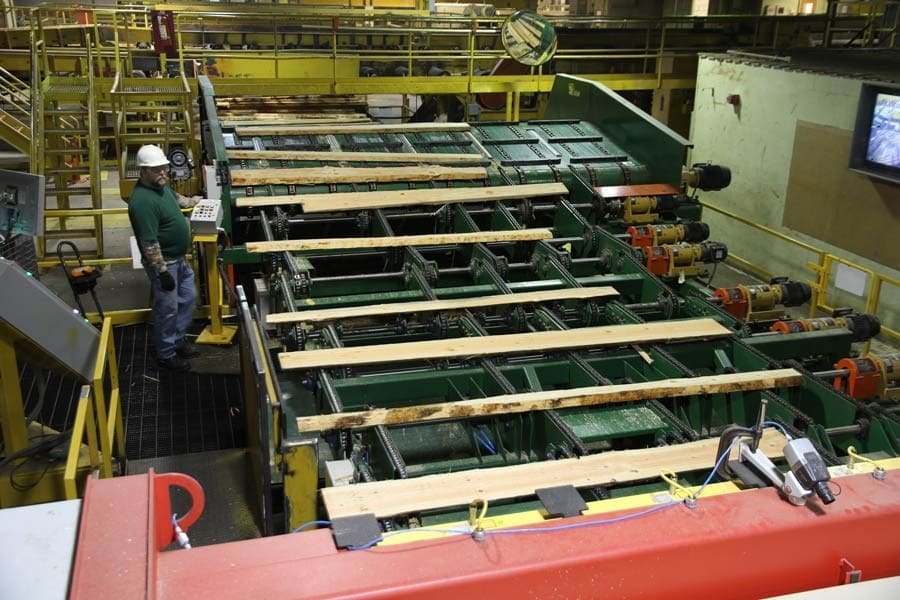 Lico Machinery ADM / ADMS Series optimized board edger systems, saw and drive section