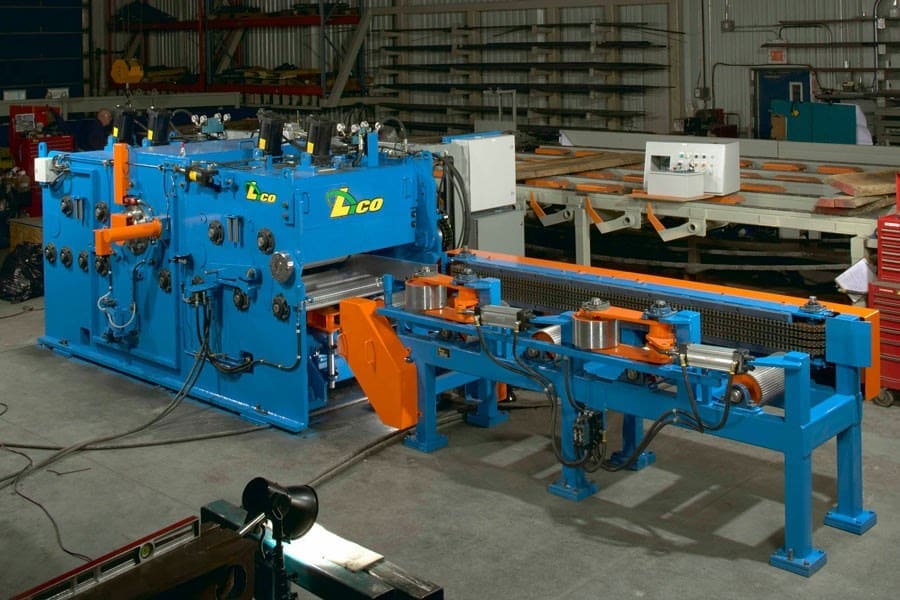 Lico Machinery DEB Series optimized gang edgers, saw and drive section