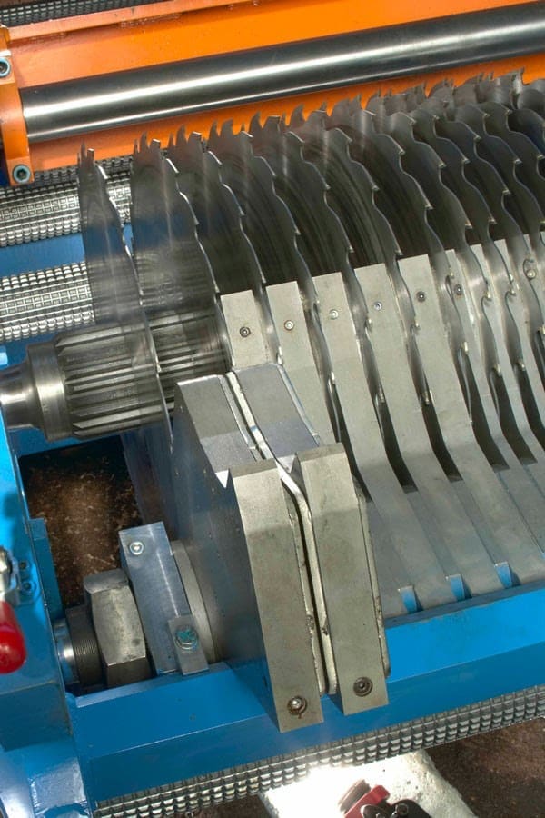 Lico Machinery DEB Series optimized gang edgers, operator station