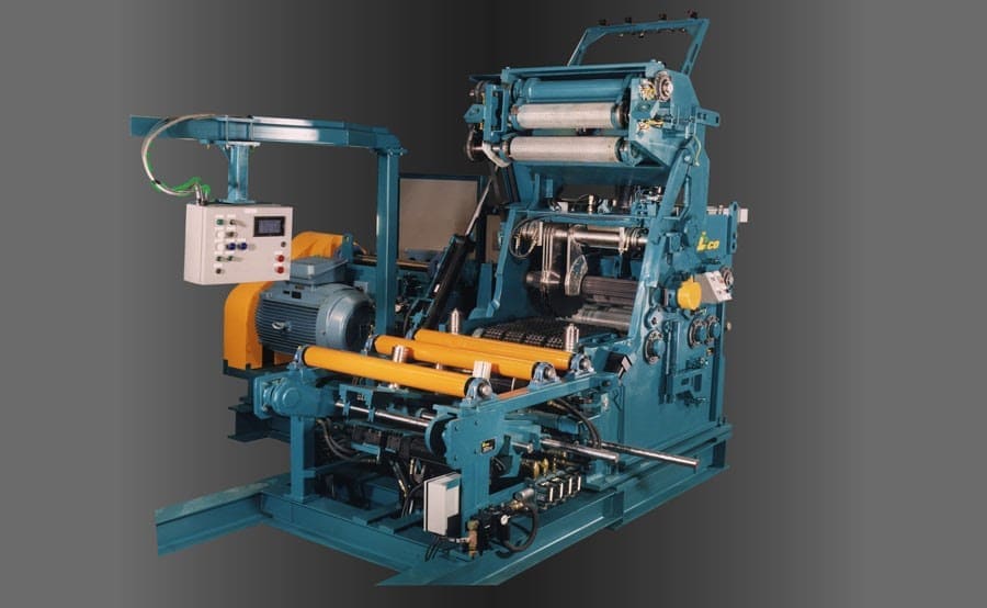Lico Machinery DEB Series optimized gang edgers, running in production